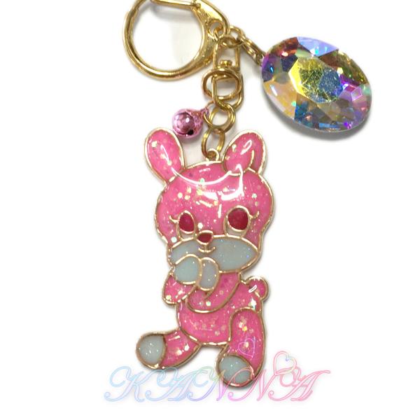 ピンクの可愛いうさぎさんキーホルダーレジン製  ビジュー付き by Kanna