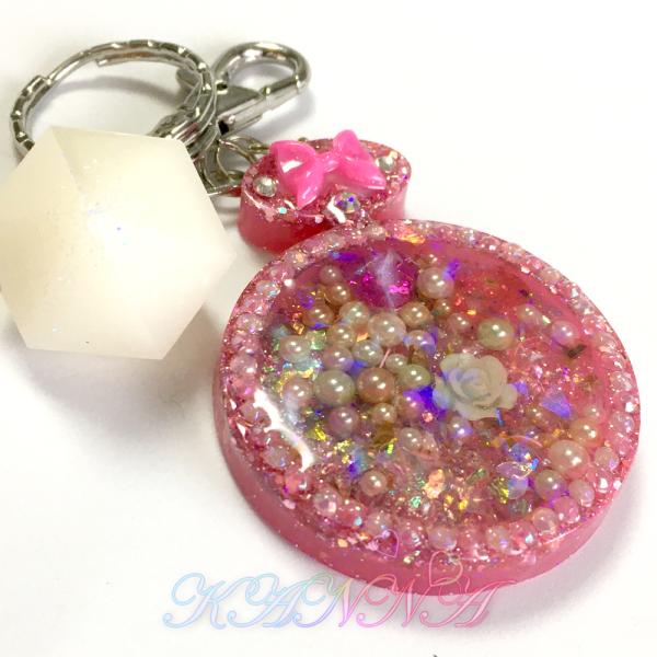 大流行♪ 中身が動く シェイカー  バッグチャーム キーホルダー 懐中時計 ラメピンク  by Ka...