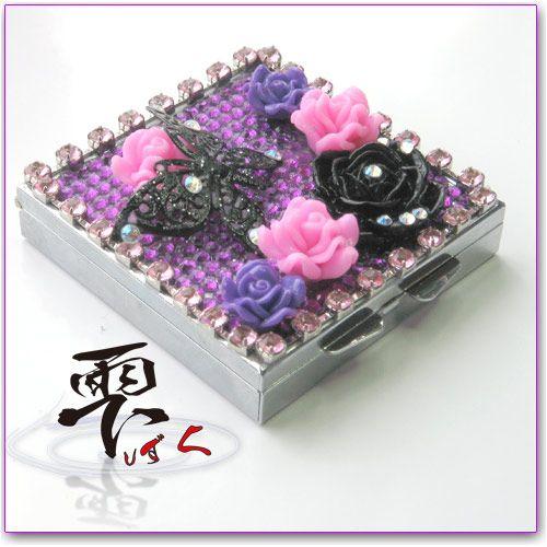 小悪魔系パープルベースにスワロ使用のリッチ盛りピルケース   by-雫