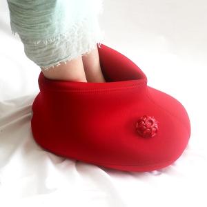 クロッツ やわらか湯たんぽ 両足用タイプ レッド CLO’Z HY-617 自宅で手軽に体験できる濡れない足湯世界初の足湯型湯たんぽ