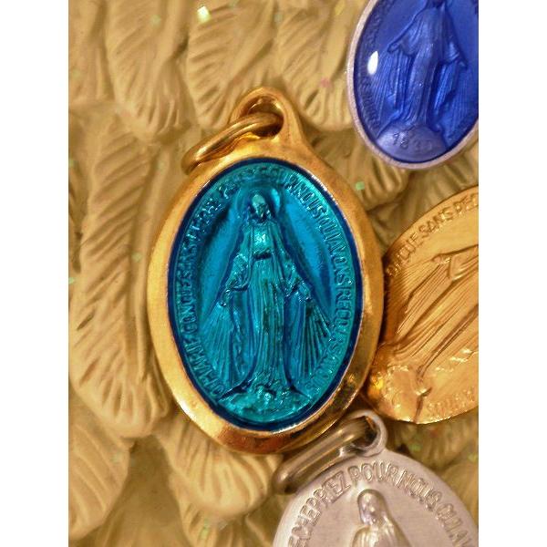 幸運を呼ぶメダイ　エメラルド(ネックレスチェーン付き)