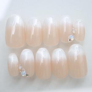 ネイルチップ 白ピンクエアーグラデ ション ショートからレギュラーオーバルまで長さが選べるデザイン つけ爪 サイズオーダー ハンドメイド G87 Dinaネイル 通販 Yahoo ショッピング
