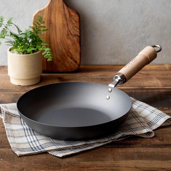 ≪20cm≫ サビにくいリバーライト極JAPAN 鉄フライパンシリーズ フライパン 鍋 フライパン ...