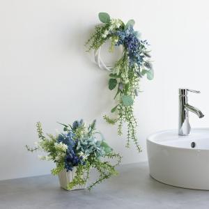 インテリアグリーン アートフラワー　 花瓶 フラワーベース 壁掛け バスケット＋ピンで飾れるリース ≪お得な2個組≫ ホワイトブルーアレンジメント H42407｜dinos
