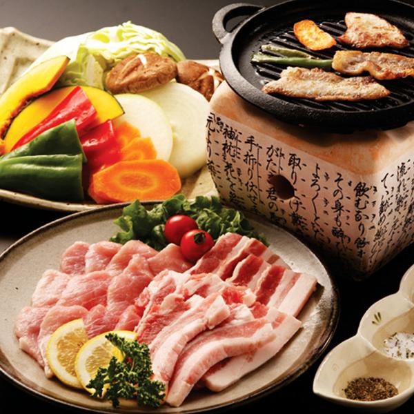 鹿児島県産 黒豚 焼肉 セット モモ バラ 400g 特製スパイス付 焼き肉 高級 ギフト 豚肉 国...