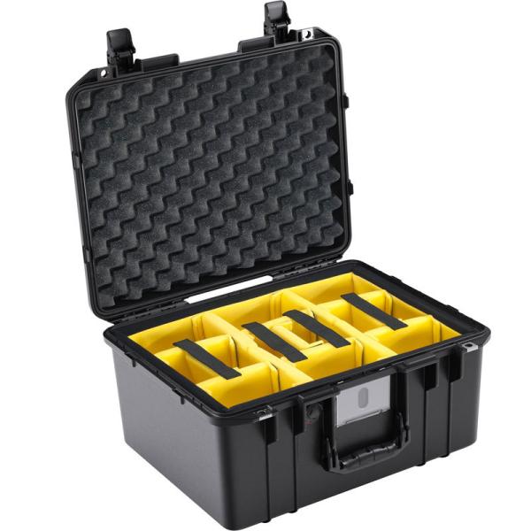 PELICAN(ペリカン) 1557 エアケース パッド付きディバイダー プレスアンドプルラッチ ブ...