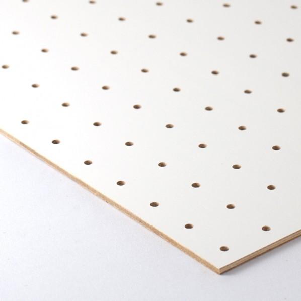 織田商事 有孔ボード 25 白 厚み4x長さ900x奥行900(mm) 180p25900900w