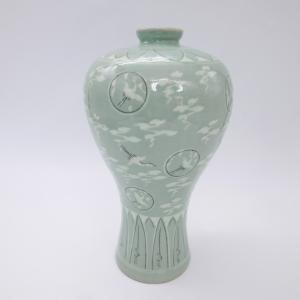 赫山方徹柱 高麗青磁 韓国陶芸 東國窯 雲龍文 丸壺 共箱 龍 骨董品