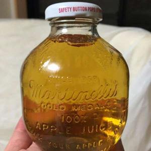 マルティネリ アップル ジュース 瓶 296m...の詳細画像1