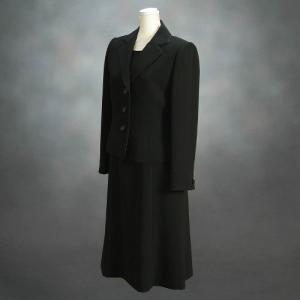 ブラックフォーマルスーツ　喪服　礼服　アウトレット品　アンサンブル２点セット　サイズ7号　NO４５３
