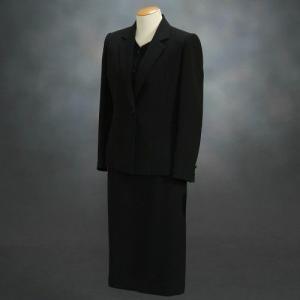 ブラックフォーマルスーツ　喪服　礼服　アウトレット品　スリーピースセット　サイズ９号