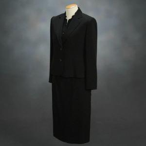 ブラックフォーマルスーツ　喪服　礼服　アウトレット品　スリーピースセット　サイズ１３号　日本製