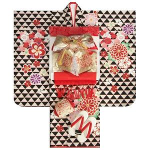 七五三 着物 7歳 着物フルセット 式部浪漫神楽ブランド 黒ベージュ鱗柄着物 金襴市松帯セット 大菊 捻り梅 足袋に腰紐など20点フルセット 日本製