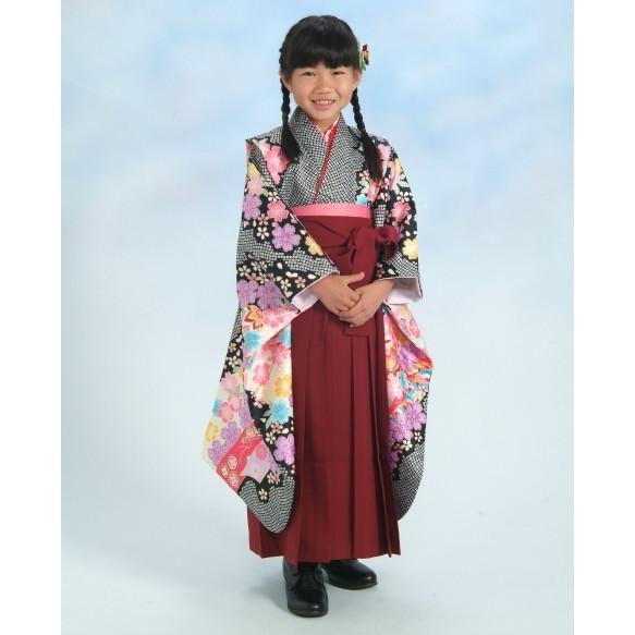幼稚園　保育園　卒園袴着物４点セット　花ひめブランド　キッズサイズ　黒地総疋田柄　エンジ刺繍袴　ピン...