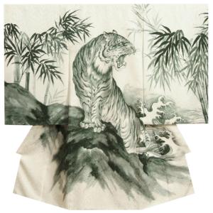 お宮参り 着物 男の子 絹100％ 正絹初着 白色 虎 岸壁咆哮図 墨絵調 銀通し生地 日本製