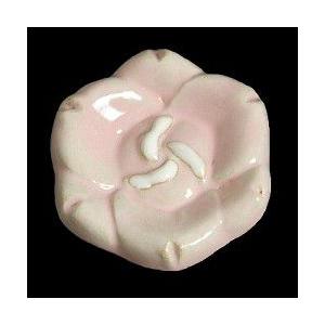 瀬戸赤津焼帯留め飾り　華畑シリーズ　瀬戸物　陶器　薔薇　淡いピンク色　日本製　通常の帯〆でも使用可能な幅広金具使用