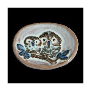 瀬戸赤津焼帯留め飾り　おもしろ帯留シリーズ　瀬戸物　陶器　夫婦ふくろう　淡藍色　日本製　通常の帯〆でも使用可能な幅広金具使用