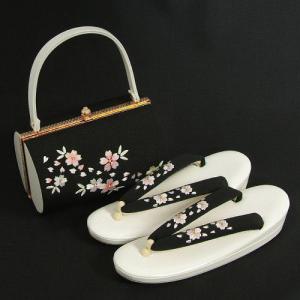 草履バックセット　振袖　訪問着　白　黒　ちりめん地　桜刺繍　二枚芯　Mサイズ　日本製
