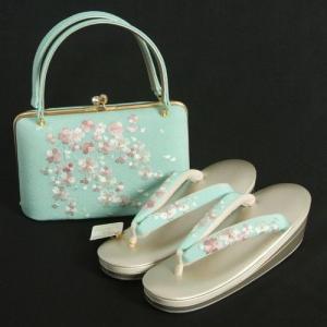 草履バックセット　振袖　訪問着　岩佐謹製　水色地　桜刺繍　三枚芯　フリーサイズ　滑り止め付き　日本製