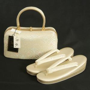 草履バッグセット　振袖　訪問着　留袖　紗織ブランド　パールゴールド　雲取重ね菱文様　Mサイズ　二本手バック　パールトーン加工　三枚芯　日本製