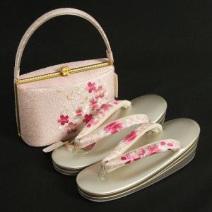  草履バックセット　振袖　訪問着　岩佐謹製　ピンク　パールシルバー　桜刺繍　滑り止め付　三枚芯　フリーサイズ　日本製 