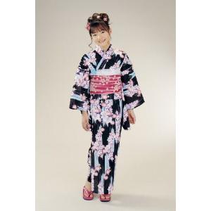 浴衣　ジュニアサイズ　リョウコキクチブランドゆかた６点セット　黒　浴衣に結び帯、下駄、縫い付け済み腰紐までついたセットです　130cm