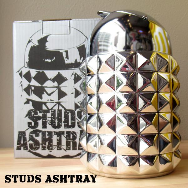 灰皿 蓋付き 陶器 アッシュトレイ STUDS 風よけ においを防ぐ 置き型 コンパクト シルバー ...