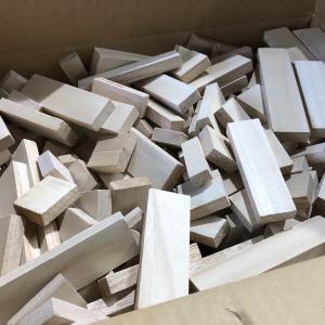 木材 桐集成材 端材 約3kg入り 12mm厚 幅約15〜30mm 長さ約20mm〜150mm