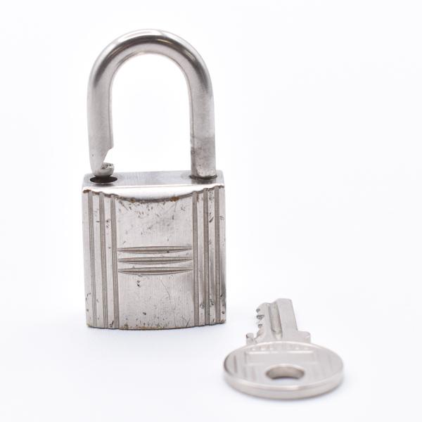 HERMES エルメス カデナ 鍵 シルバー 南京錠 39BS205-4