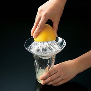 グラスにダイレクト トルネードジューサー スクイーザー レモン搾り 簡単 便利 ジュース サワー作りに最適 富士パックス h965｜dresma