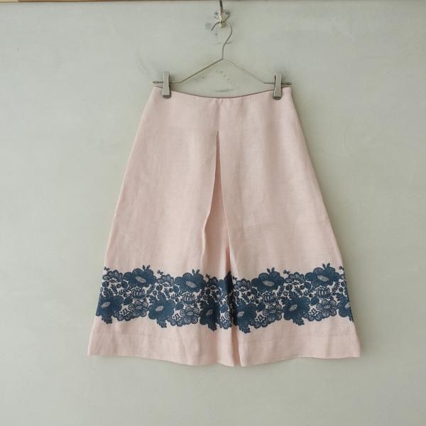 【定価5.7万】ミナペルホネン mina perhonen *smile flower 刺しゅうスカ...