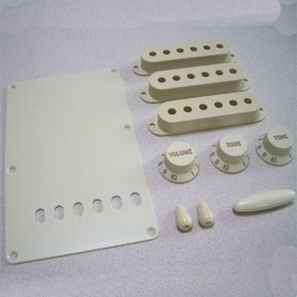Montreux Selected Parts #1181ストラト用パーツセットノブ、パネル、ピック...