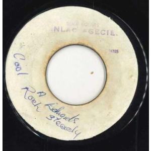 ジャマイカ7” The Heptones , Lloyd & The Gro I Am Lonely/Do It To Me Baby none Caltone /00050