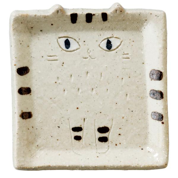 白猫グッズ 食器 猫好き お皿/ 手作り白猫・角小皿 /ゆるかわ ネコ型 耳が可愛い ねこ顔 贈り物