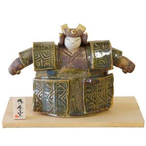 五月人形 コンパクト 桃太郎 陶器 小さい 兜飾り 人形師の手造り置物