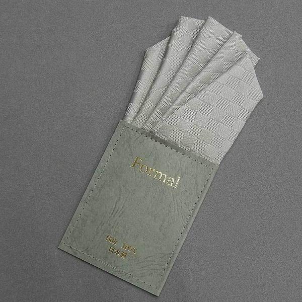 ポケットチーフ メンズ　結婚式　差込式 台紙付き　シルバー/市松風チェック　シルク100％　日本製　...