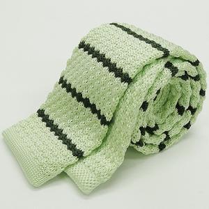 ニットタイ　ネクタイ　剣先６cm　薄グリーン×深緑　ボーダー縞　凹凸編み　選択可能　MN65