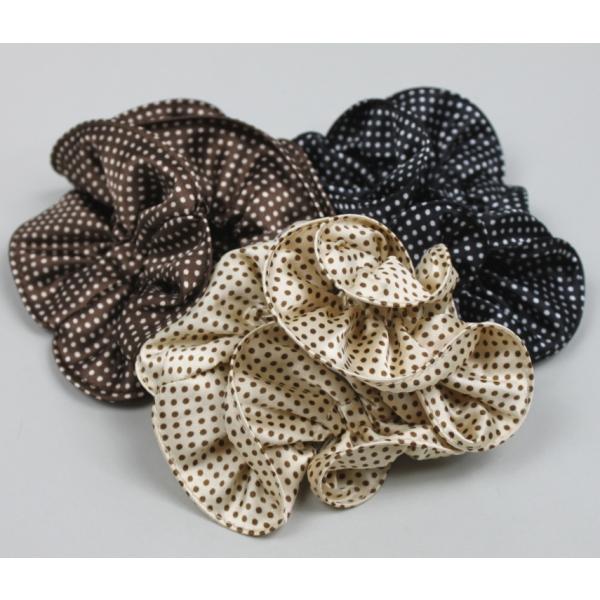 ヘアアクセ　シュシュ　流行のマストアイテム　サテン地　ドット柄　ブラック　ベージュ　ココア