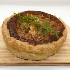 サーモンのキッシュ　　オードブル　パイ　フランス料理　