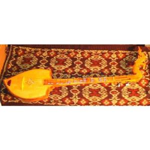 ダン・トゥ〈ベトナム民族楽器 弦楽器 月琴〉 : 地球雑貨アース