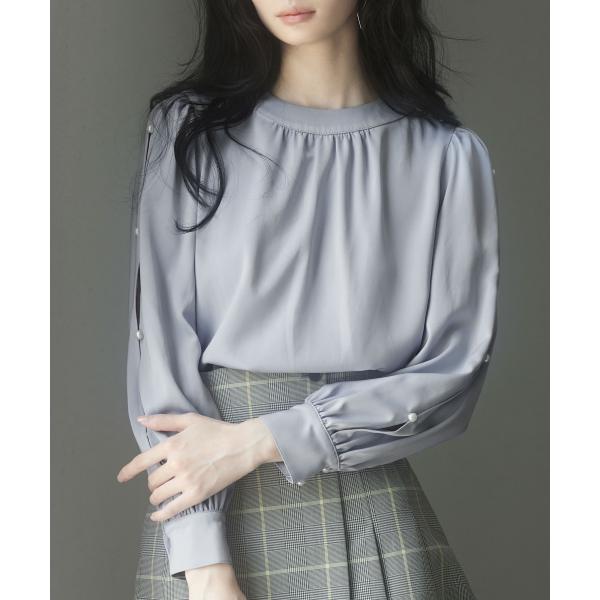 ブラウス レディース 長袖 クルーネック ゆったり ギャザー きれいめ リボン パールボタン ボタン...