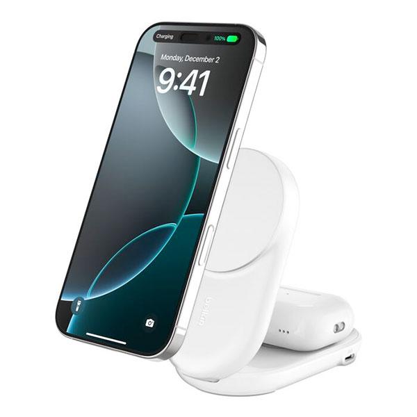 BELKIN UltraCharge Qi2 25W 2-in-1 折りたたみ式マグネット充電器 ラ...