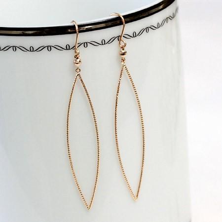 ピアス レディース 揺れる 18金 18k K18 ゴールド アメリカンフック オーバルライン ラー...