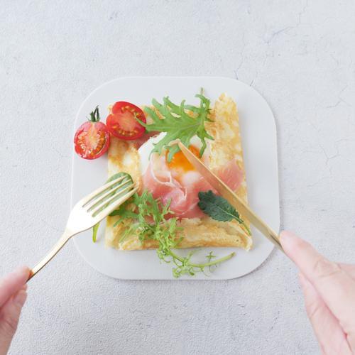 伊原企販(iharakihan) お皿として使えるまな板 カットしてそのままテーブルへ まな板＆プレ...