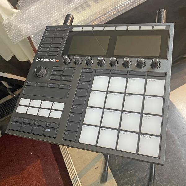 Native Instruments MASCHINE+ (PLUS)