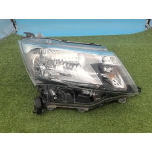 トール DBA-M910S 右ヘッドライト X SA3 4WD X07 スタンレー W3919 81110-B1590