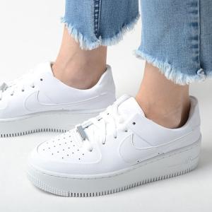 【未使用】NIKE ナイキW AF1 SAGE LOW スニーカー　ホワイト セール】NIKE ナイキ W AF1 SAGE LOW ウィメンズ AF1 セイジ LOW