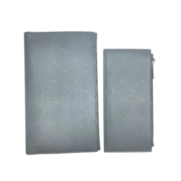 美品 ボッテガヴェネタ PO1697670I デボスイントレチャート パスポートケース 二つ折り 長...