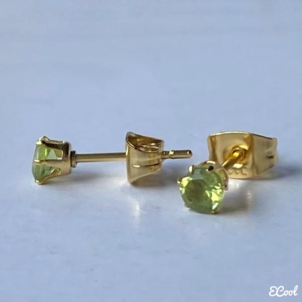 一粒ペリドットサージカルステンレスピアス　2023年春夏新作 ハンドメイドアクセサリー　8月誕生石　...