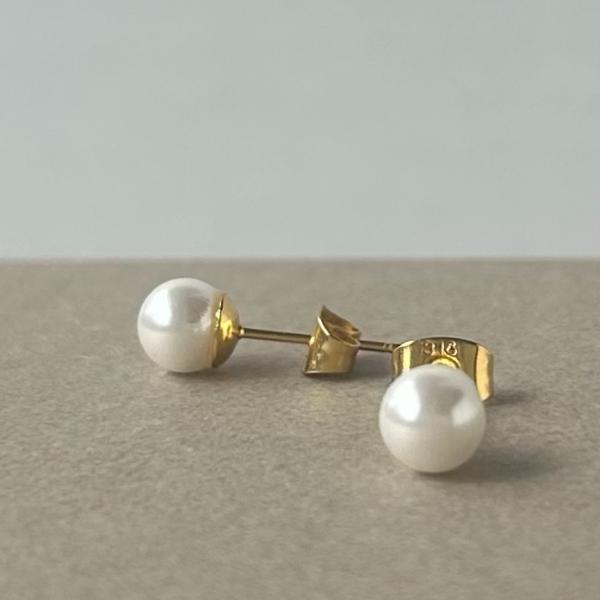 貝パールサージカルステンレスピアス　2024年春夏新作 ハンドメイドアクセサリー